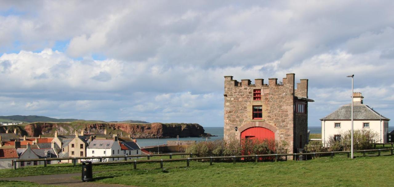 Nisbet'S Tower Villa Eyemouth Exterior foto